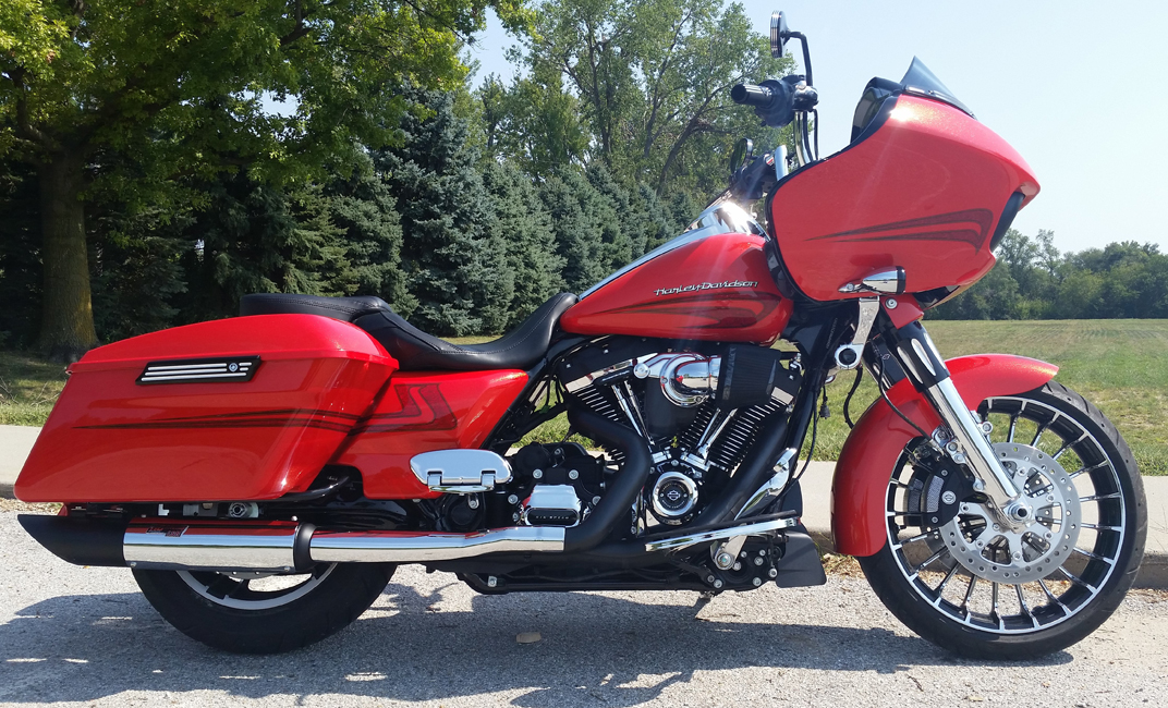 Street Glide 2 Into 1 Side Exhaust - camping distractiv